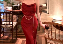 빨강 새틴 드레스